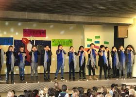 Weihnachtliche Monatsfeier am letzten Schultag vor den Ferien