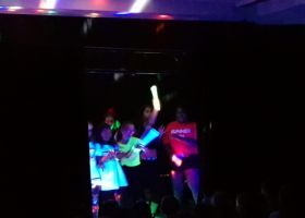 die Schwarzlicht-AG führt auf