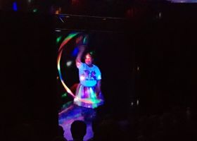 die Schwarzlicht-AG führt auf